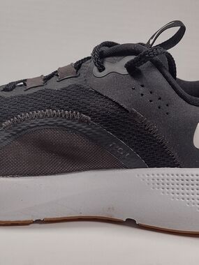 Nike Men’s Black and White Sneakers